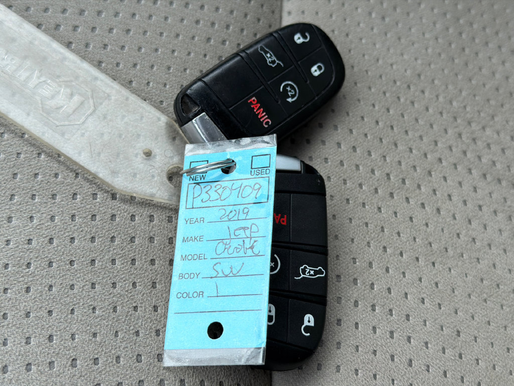 Used 2018 Jeep Grand Cherokee Trailhawk AWD/4WD image 35