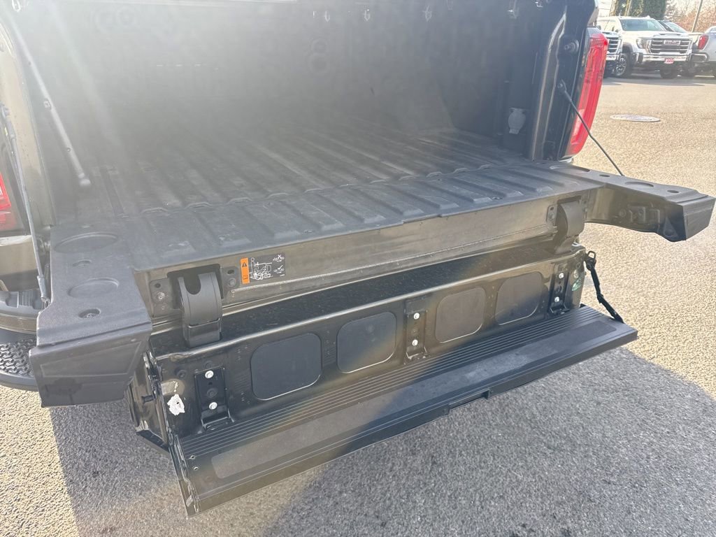 Used 2022 GMC Sierra 2500 AT4 image 27