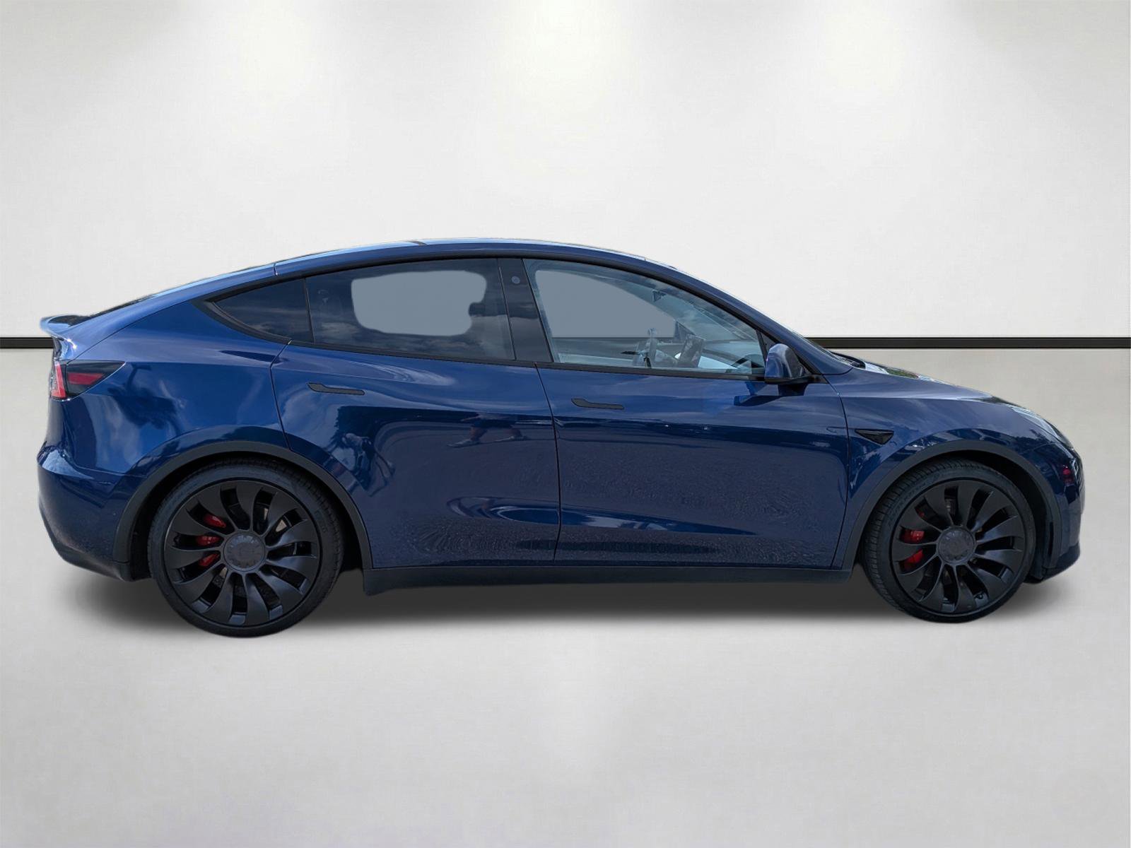 Used 2022 Tesla Model Y Performance image 3