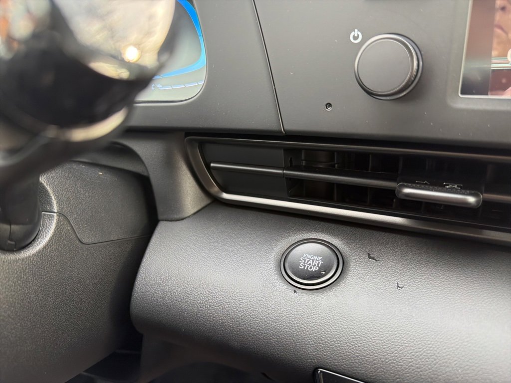 New 2025 Hyundai Elantra Sport image 32