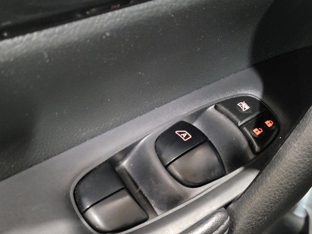 Used 2017 Nissan Rogue S AWD/4WD image 27
