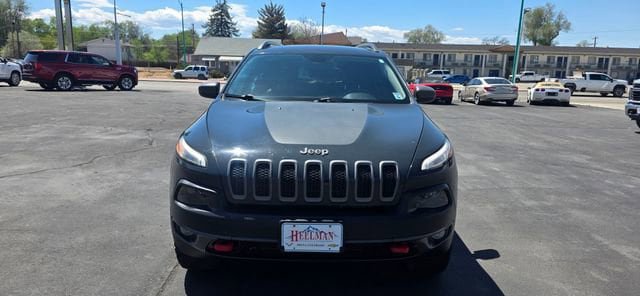 Used 2017 Jeep Cherokee Trailhawk w/ Cold Weather Group AWD/4WD image 2
