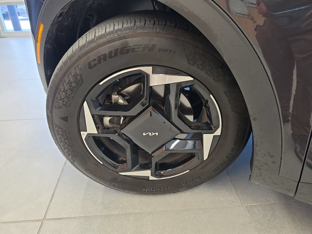 Certified 2026 Kia Sportage EX w/ EX Panorama Roof Package FWD image 37