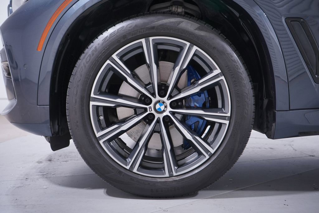 Used 2022 BMW X5 xDrive40i w/ M Sport Package image 2