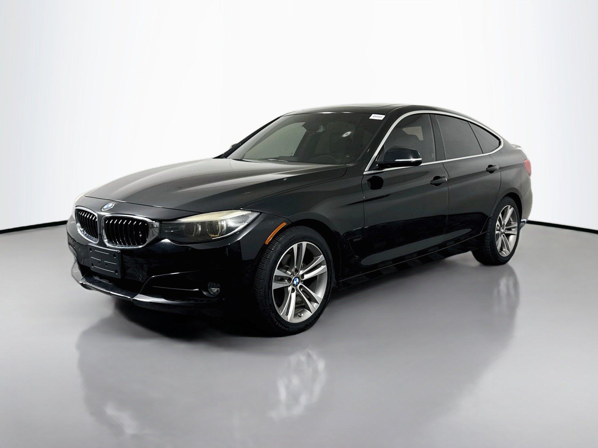 Used 2018 BMW 330i Gran Turismo xDrive AWD/4WD image 4