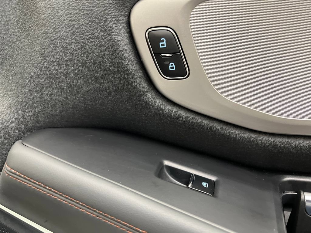 Used 2025 Ford Expedition Active image 26