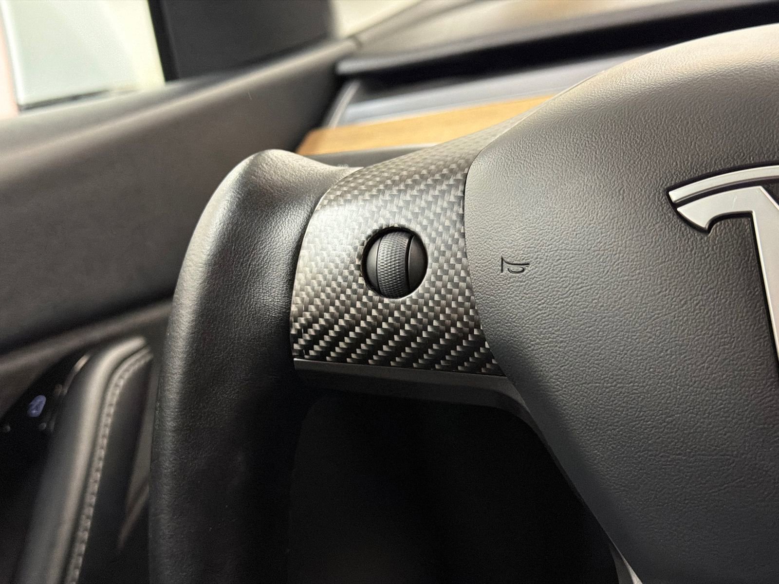 Used 2021 Tesla Model Y Long Range image 23