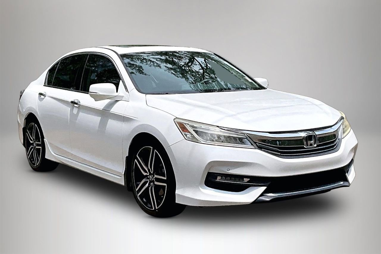 Used 2016 Honda Accord Touring image 2