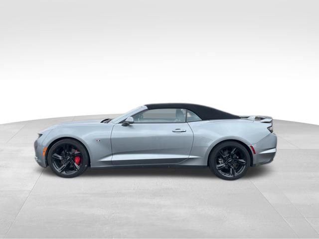 Used 2023 Chevrolet Camaro LT w/ RS Package image 2