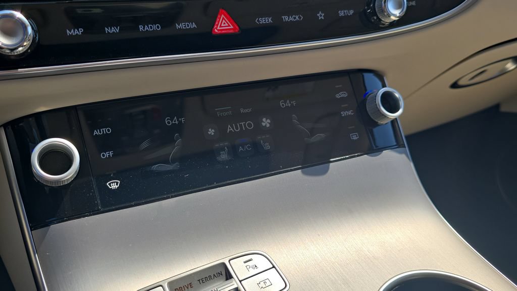 New 2026 Genesis GV70 2.5T Select AWD/4WD image 24