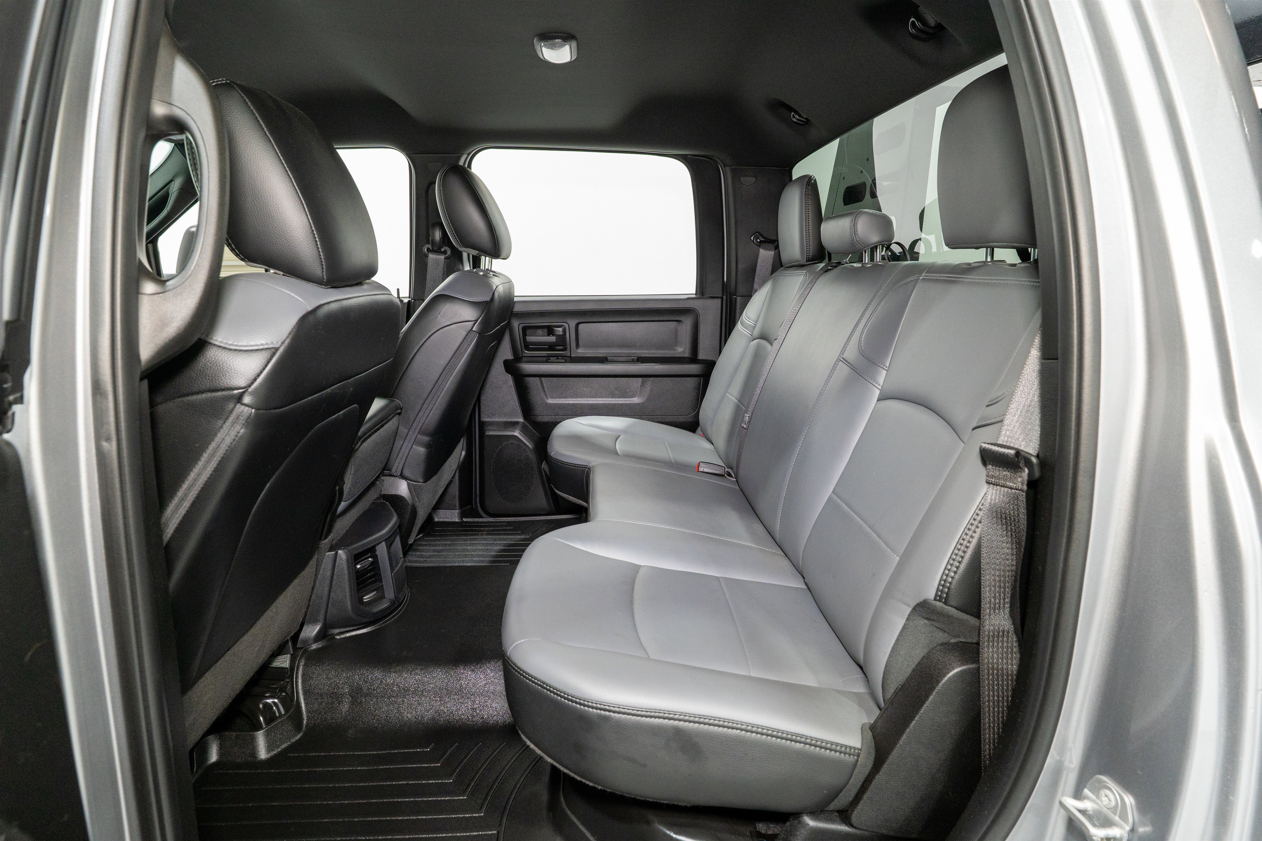 Used 2024 RAM 5500 Tradesman w/ Chrome Appearance Group image 31