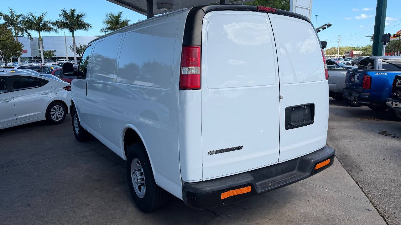 Used 2017 Chevrolet Express 2500 RWD image 7