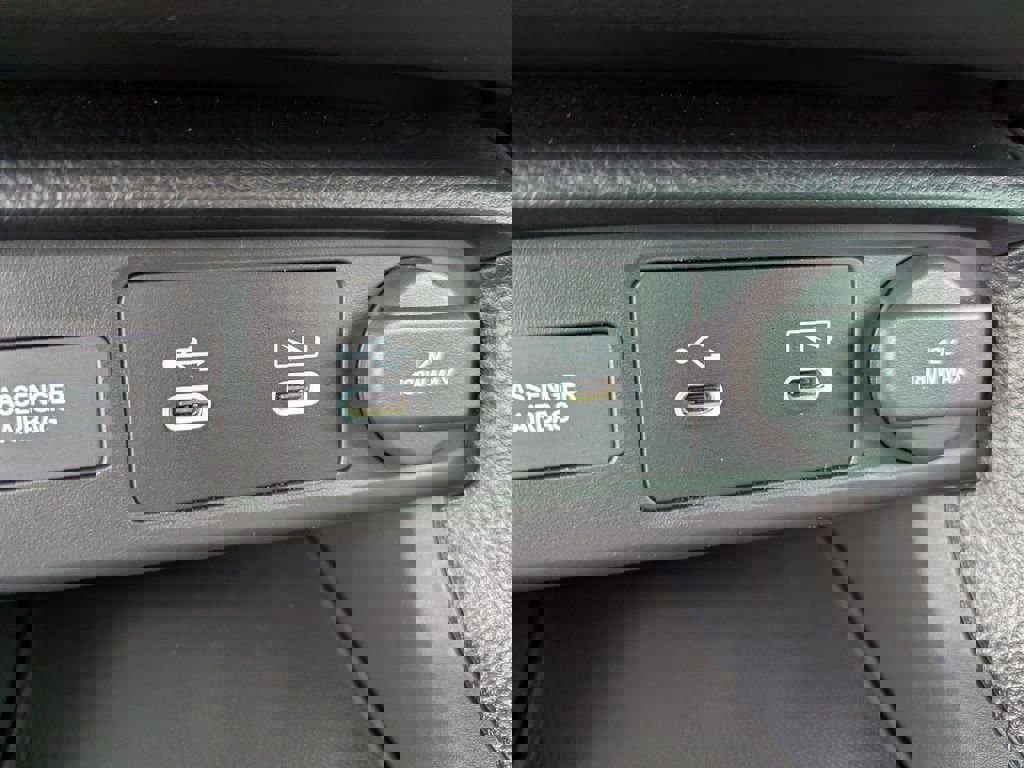 Used 2025 Honda Civic Sport image 22