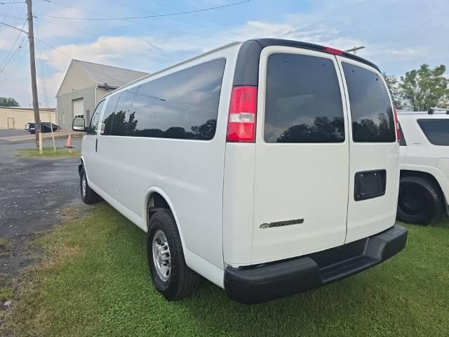 Used 2020 Chevrolet Express 3500 LS RWD image 3