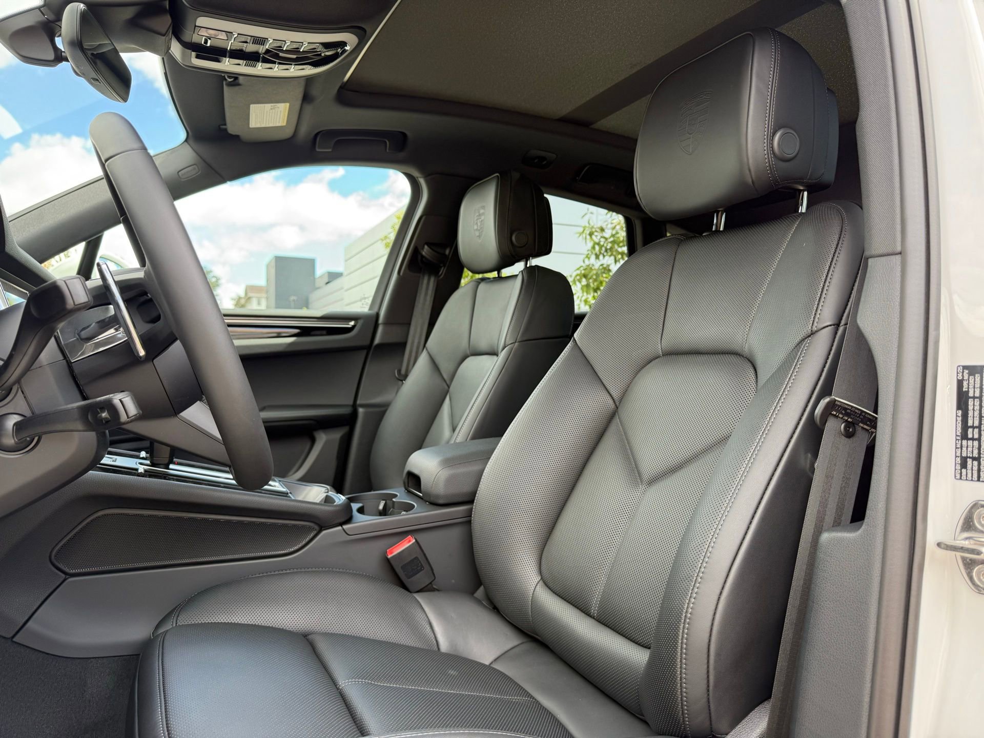 Used 2025 Porsche Macan image 5