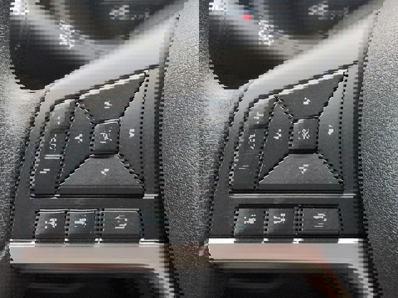 Used 2021 Nissan Kicks SV w/ Exterior Package FWD image 23