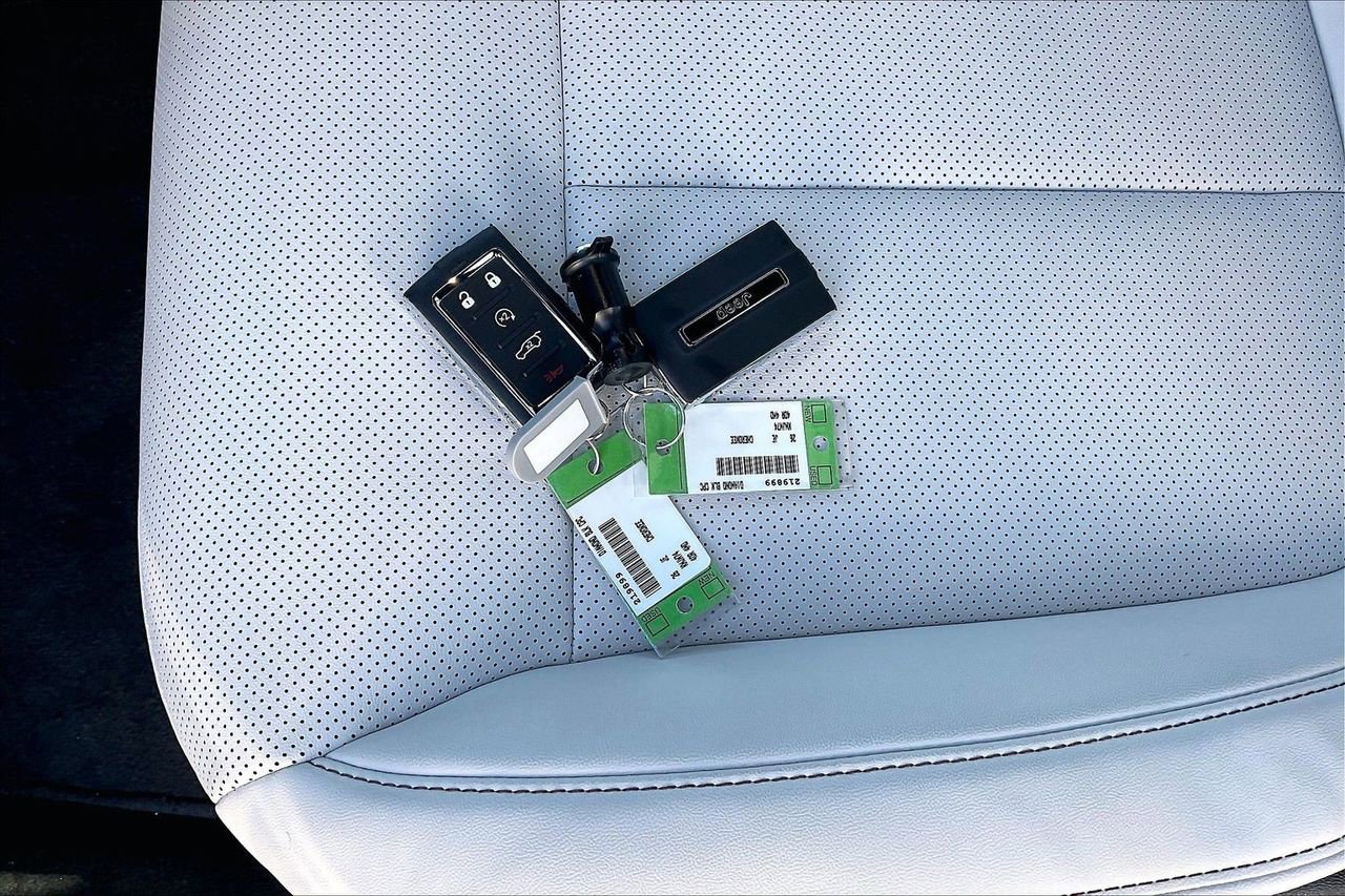 New 2026 Jeep Cherokee Limited image 30