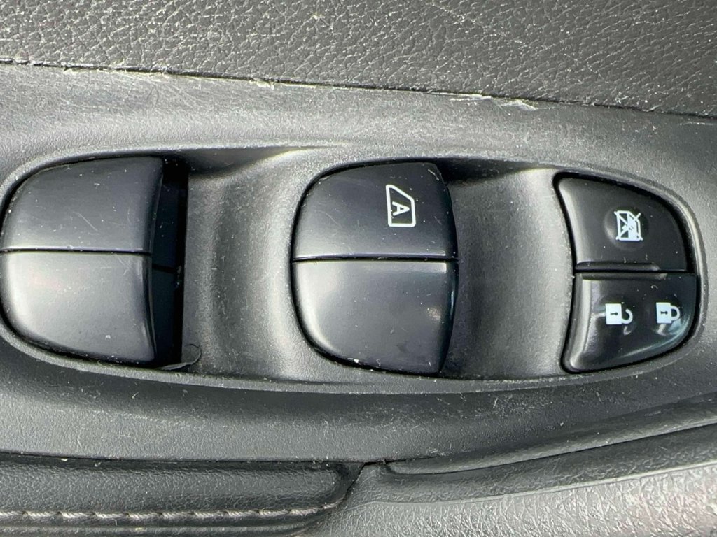 Used 2020 Nissan Rogue Sport S w/ Appearance Package AWD/4WD image 13