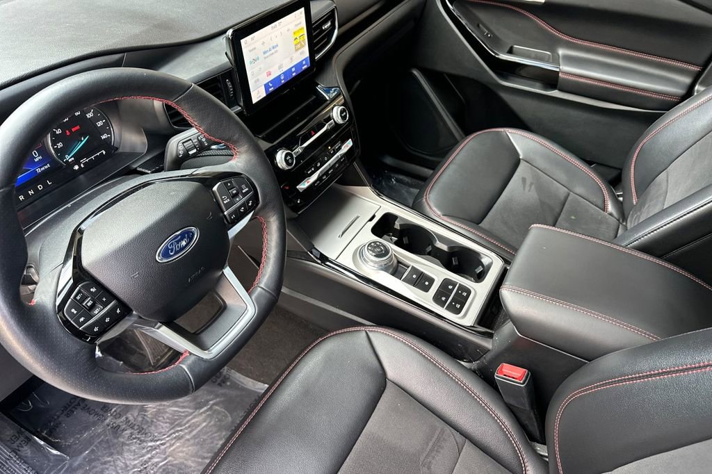 Used 2024 Ford Explorer ST-Line w/ Class IV Trailer Tow Package image 10