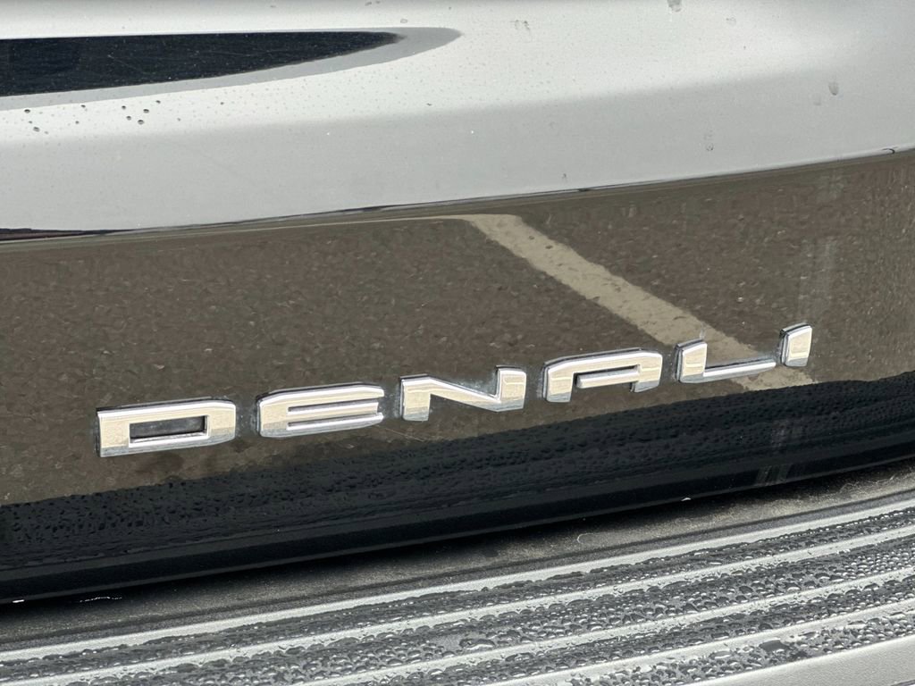 Used 2021 GMC Yukon Denali w/ Denali Premium Package image 26