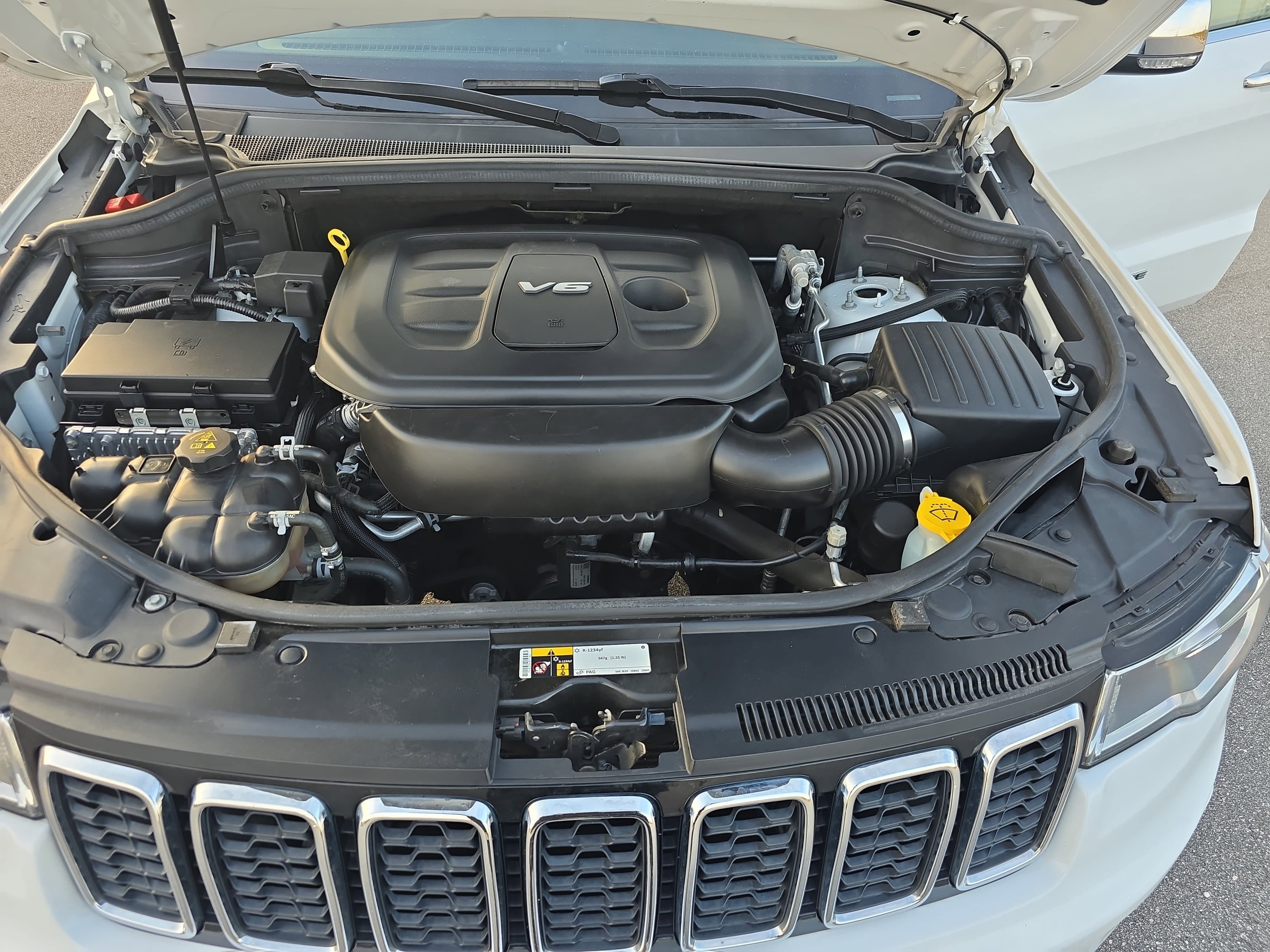 Used 2018 Jeep Grand Cherokee Limited image 29