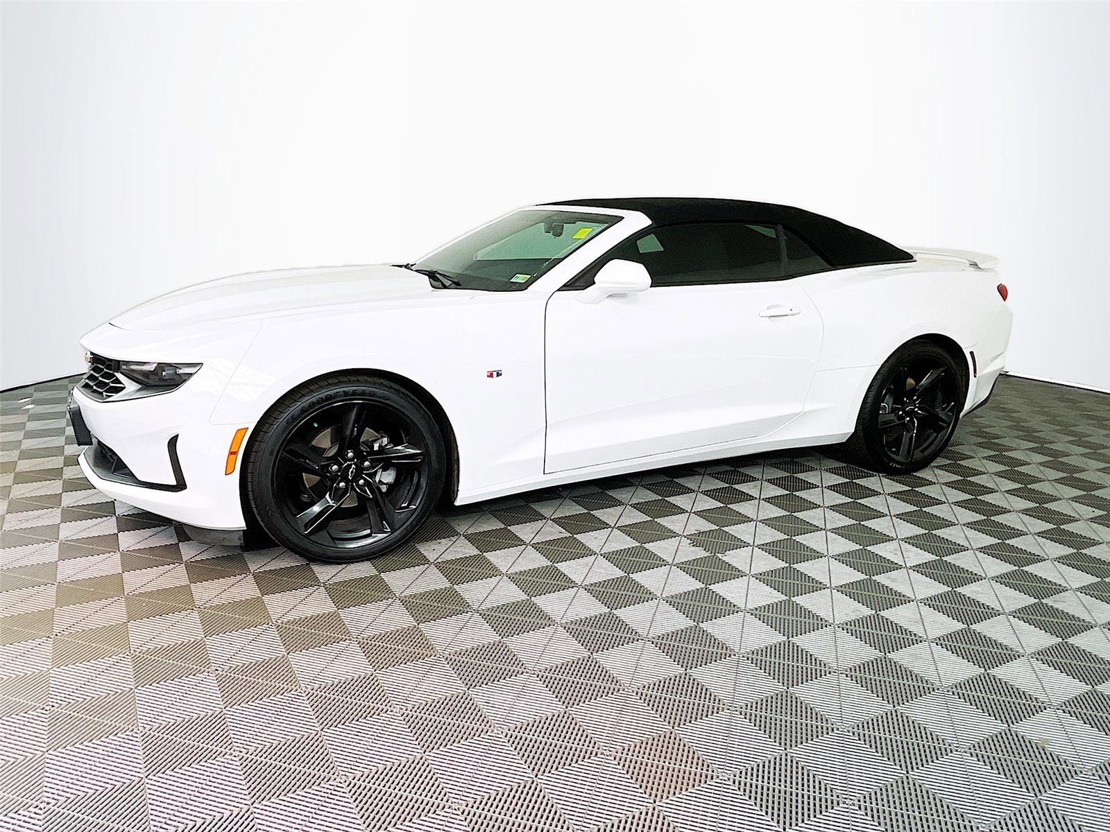 Used 2024 Chevrolet Camaro LT image 4