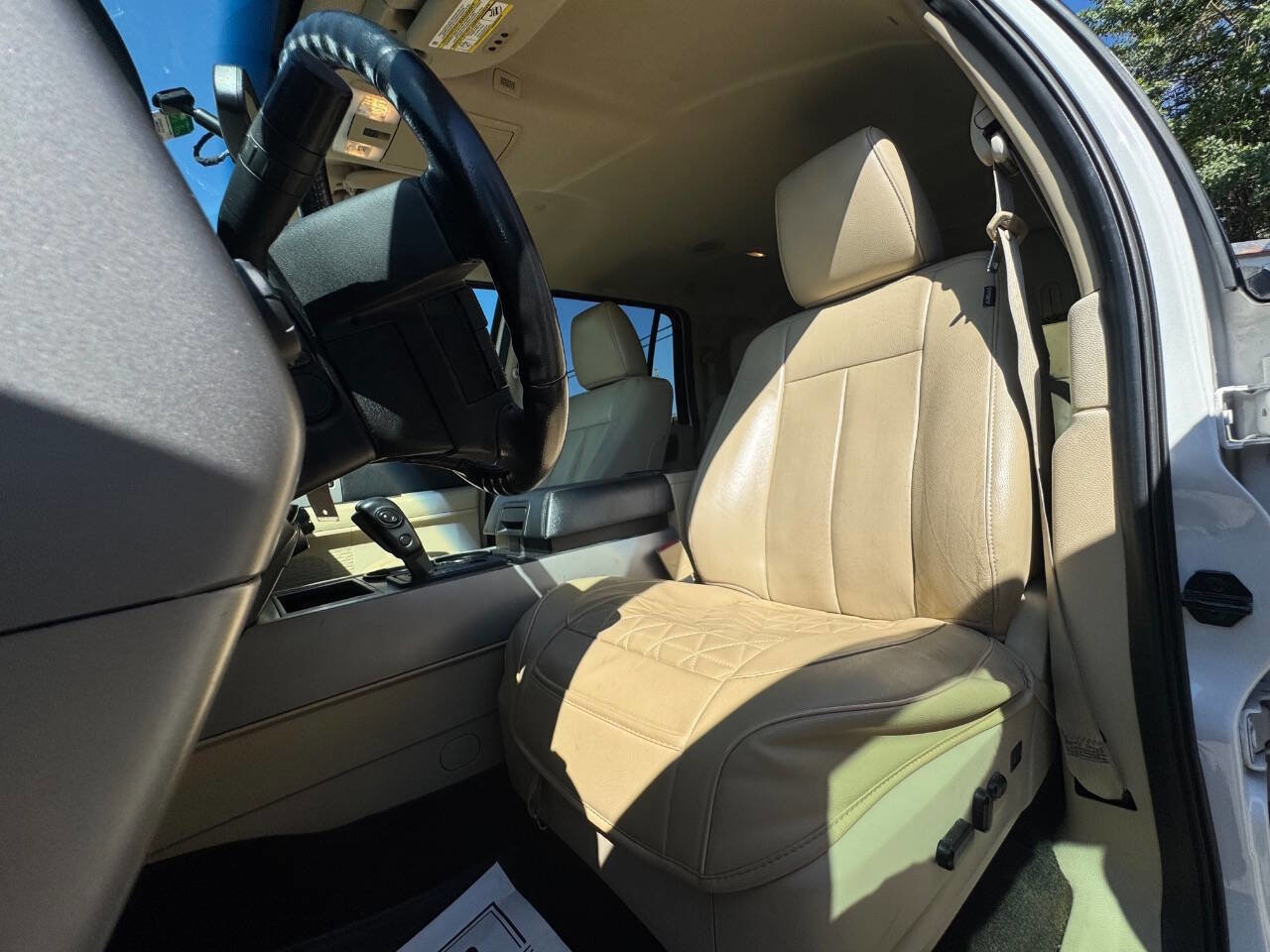 Used 2016 Ford Expedition EL XLT w/ Equipment Group 202A image 10