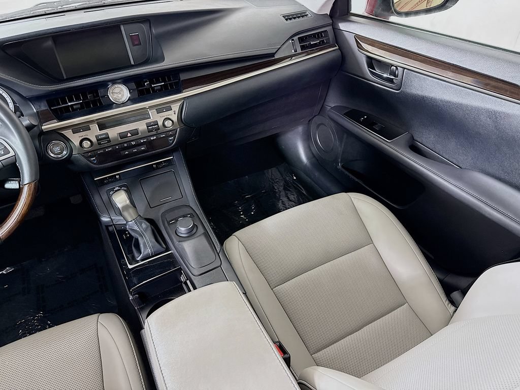 Used 2018 Lexus ES 350 w/ Premier Package FWD image 26