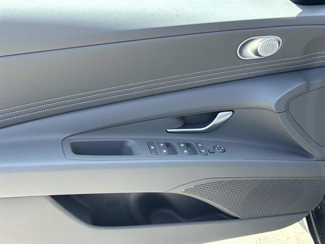 New 2026 Hyundai Elantra SEL Sport FWD image 18