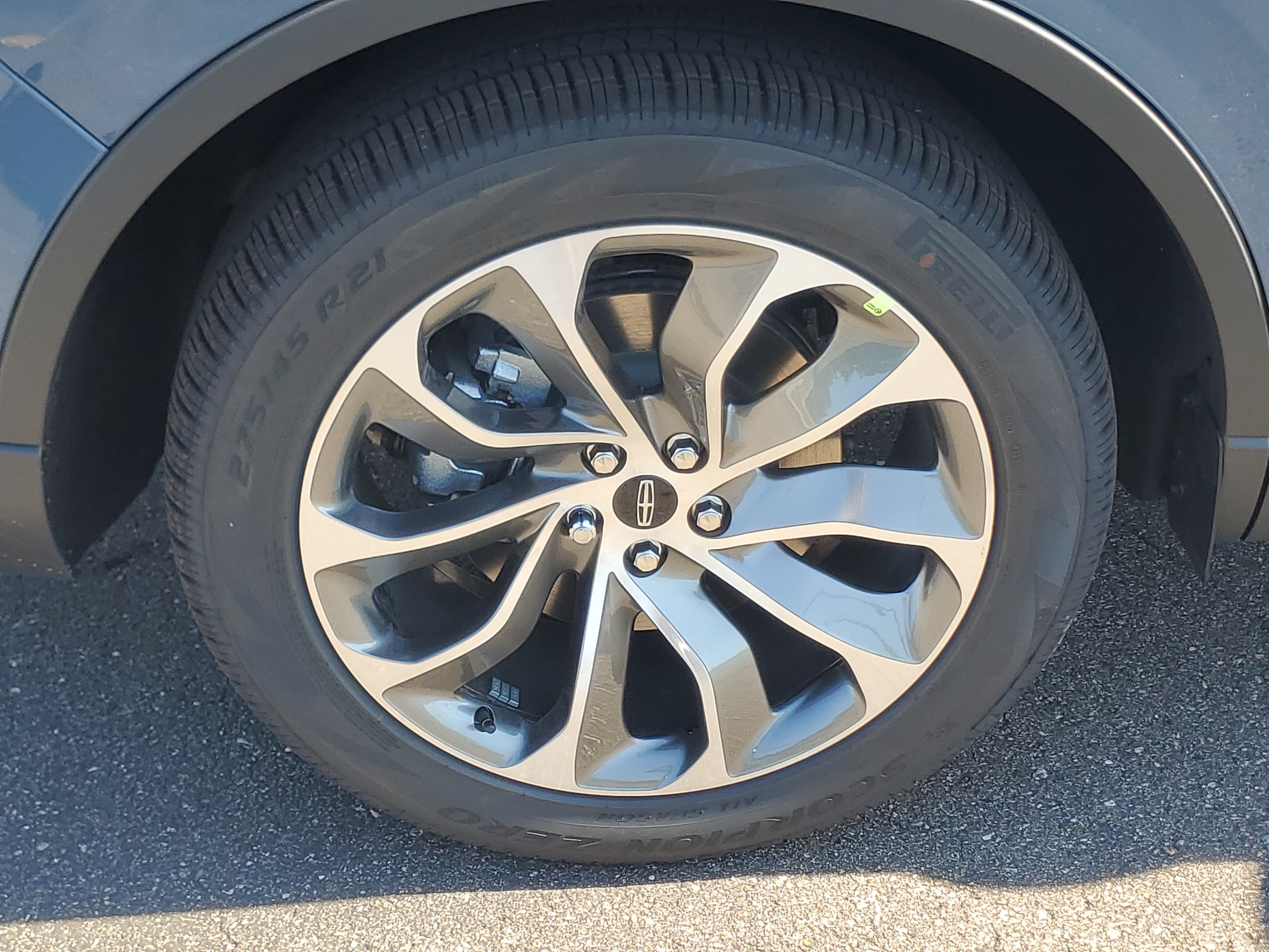 New 2026 Lincoln Aviator AWD image 5