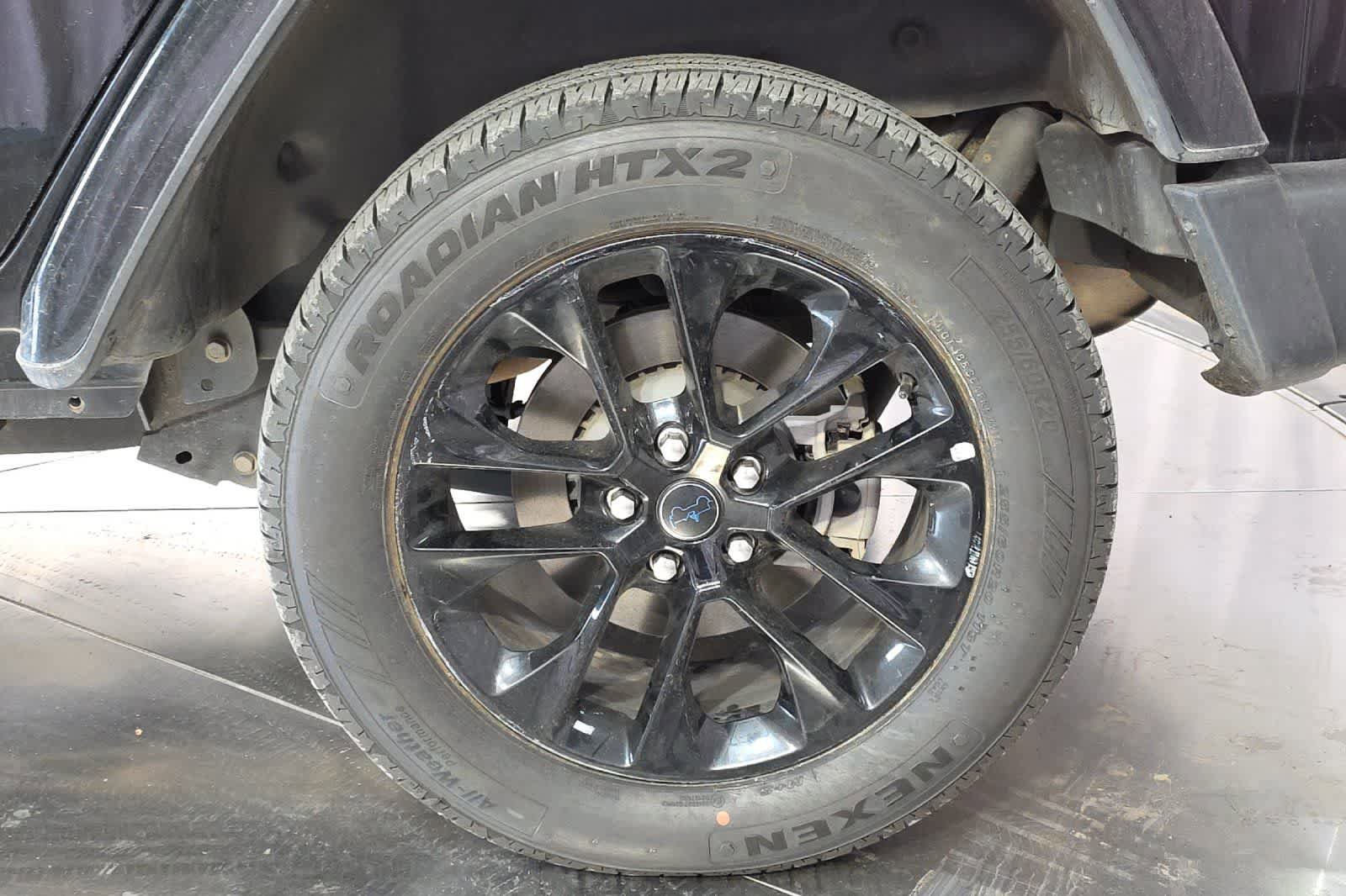 Used 2024 Jeep Wrangler Unlimited Sahara AWD/4WD image 12