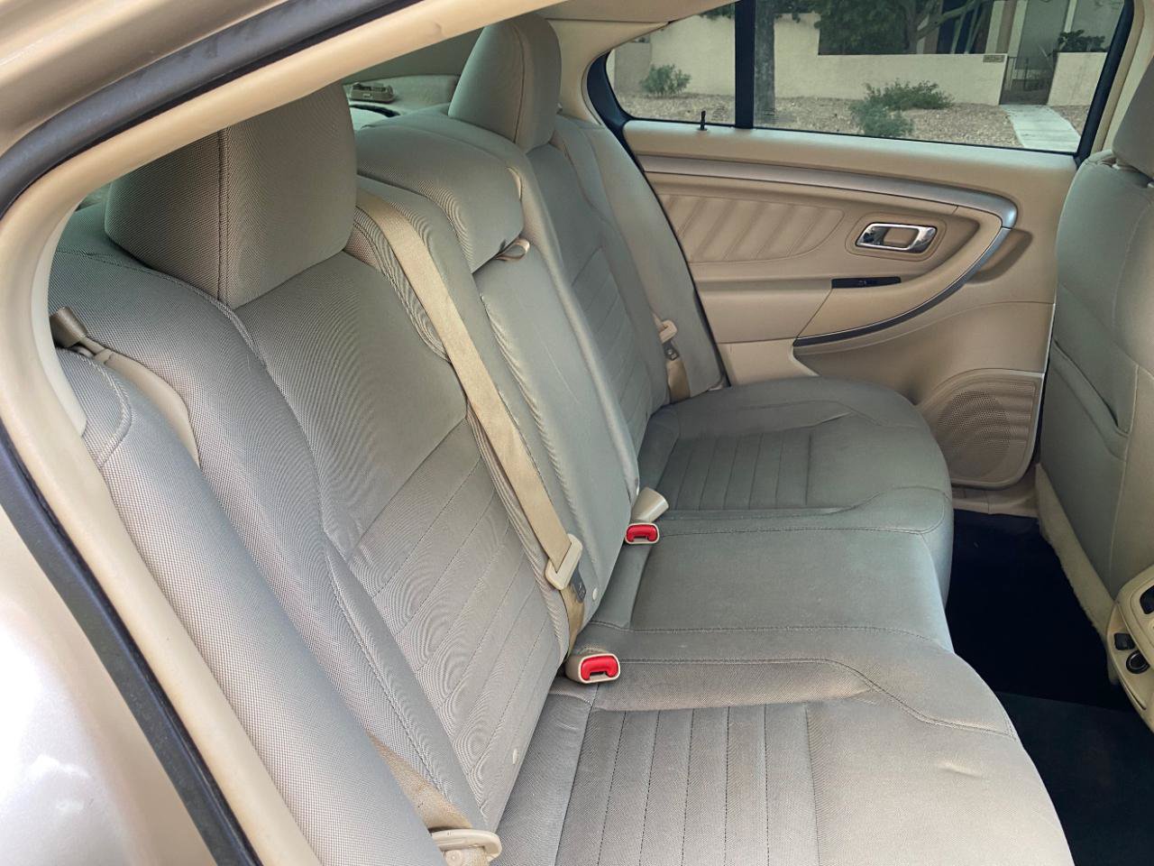 Used 2018 Ford Taurus SE FWD image 42