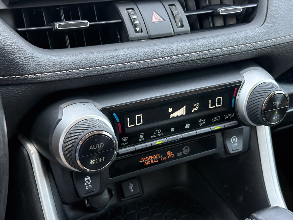 Used 2022 Toyota RAV4 XLE Premium FWD image 26