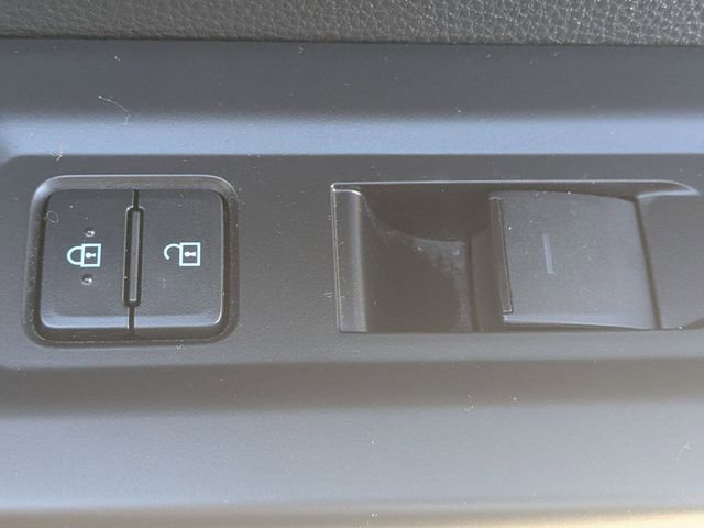 Used 2022 Toyota Tundra SR5 w/ SR5 Convenience Package image 31