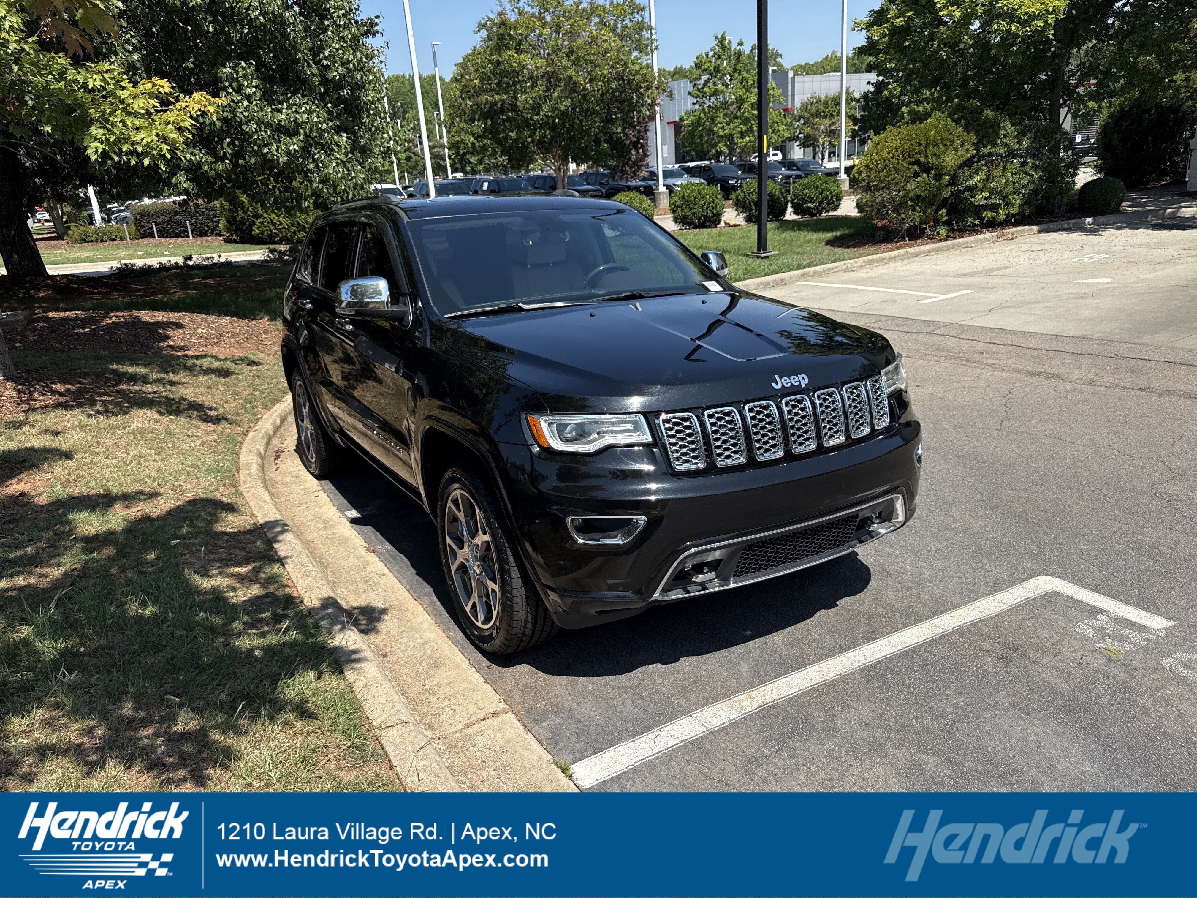 Used 2020 Jeep Grand Cherokee Overland AWD/4WD image 1