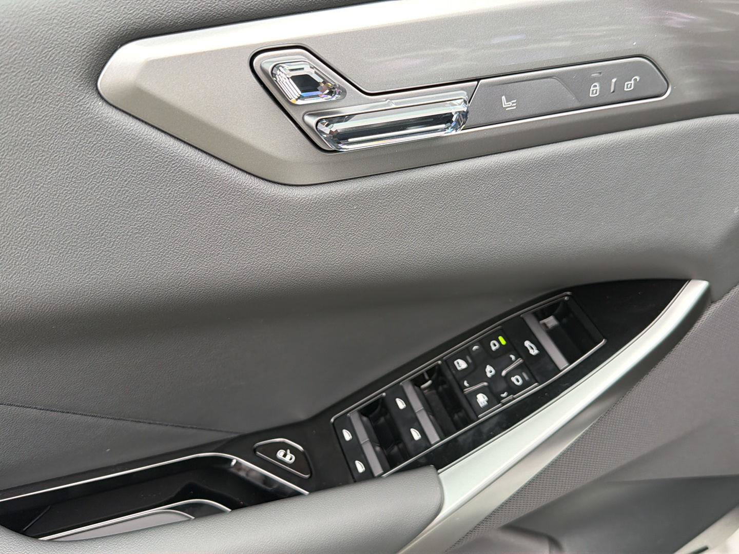 New 2027 BMW X5 xDrive50e AWD/4WD image 32