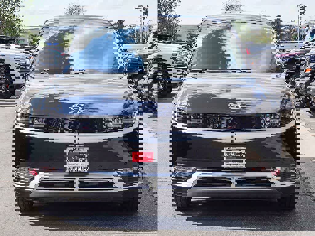 Used 2024 Hyundai Ioniq 5 SEL image 2