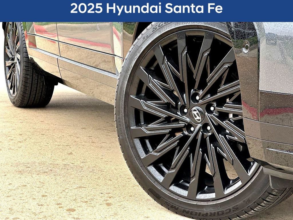 Used 2025 Hyundai Santa Fe Calligraphy FWD image 2