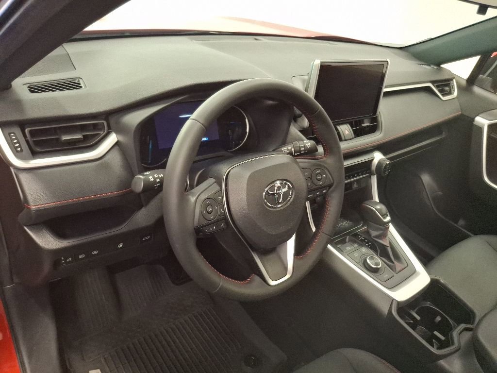 Used 2023 Toyota RAV4 SE w/ Weather & Moonroof Package AWD/4WD image 17