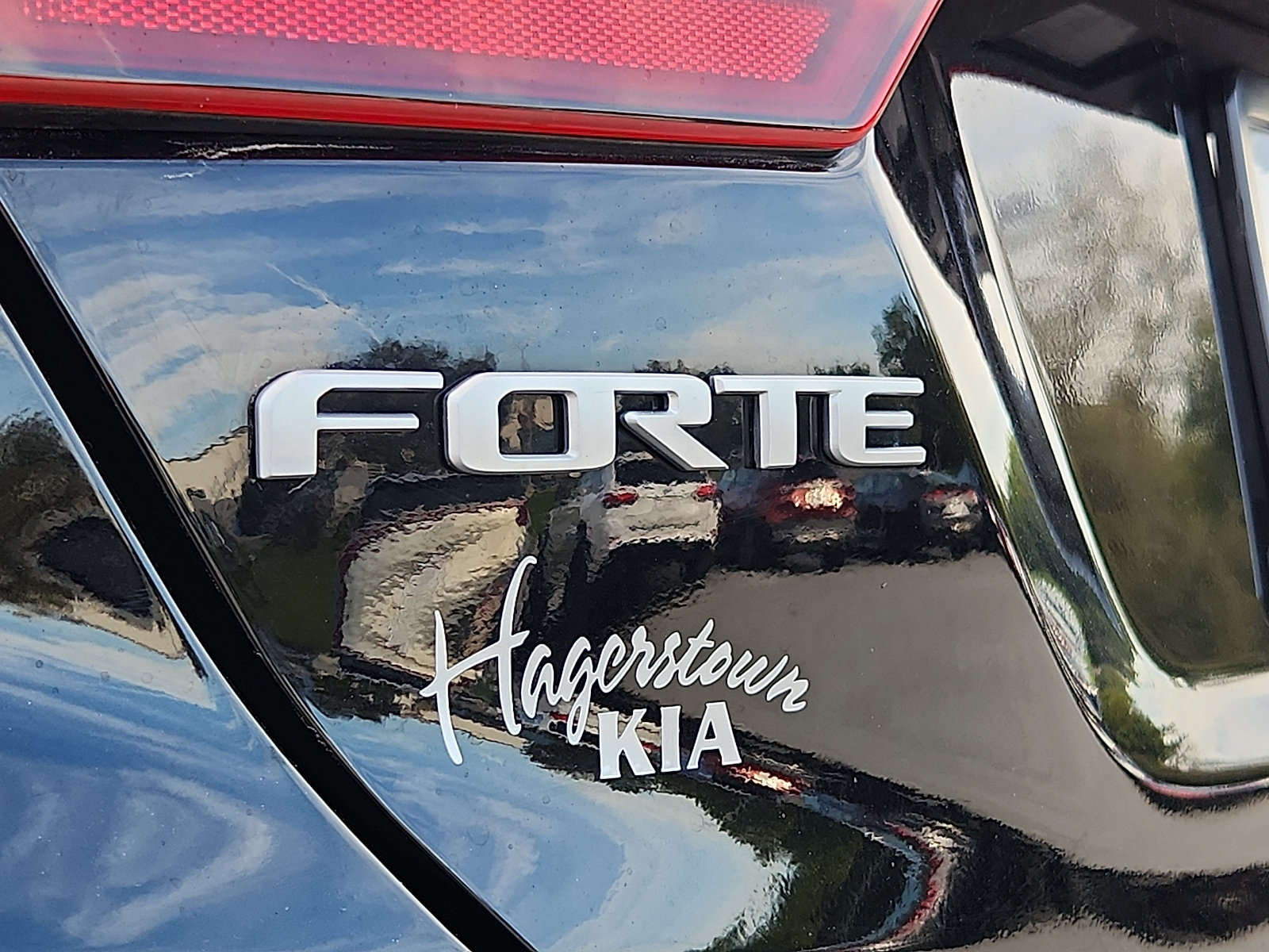 Certified 2023 Kia Forte GT-Line w/ GT-Line Technology Package FWD image 31