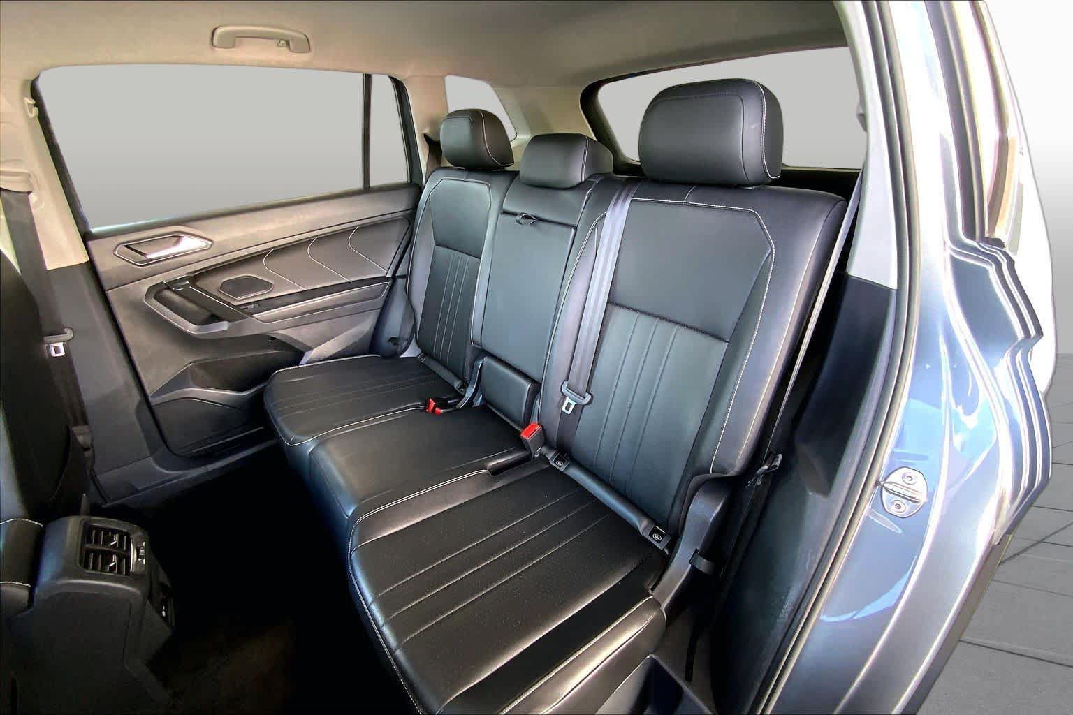 Used 2024 Volkswagen Tiguan SE AWD/4WD image 21