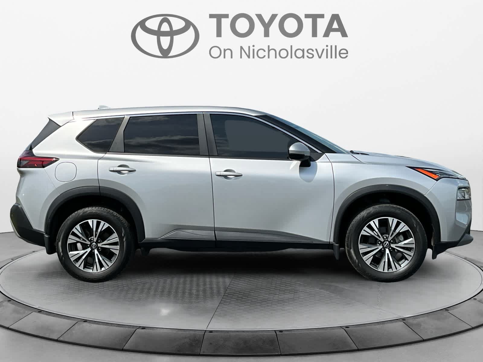 Used 2023 Nissan Rogue SV AWD/4WD image 6