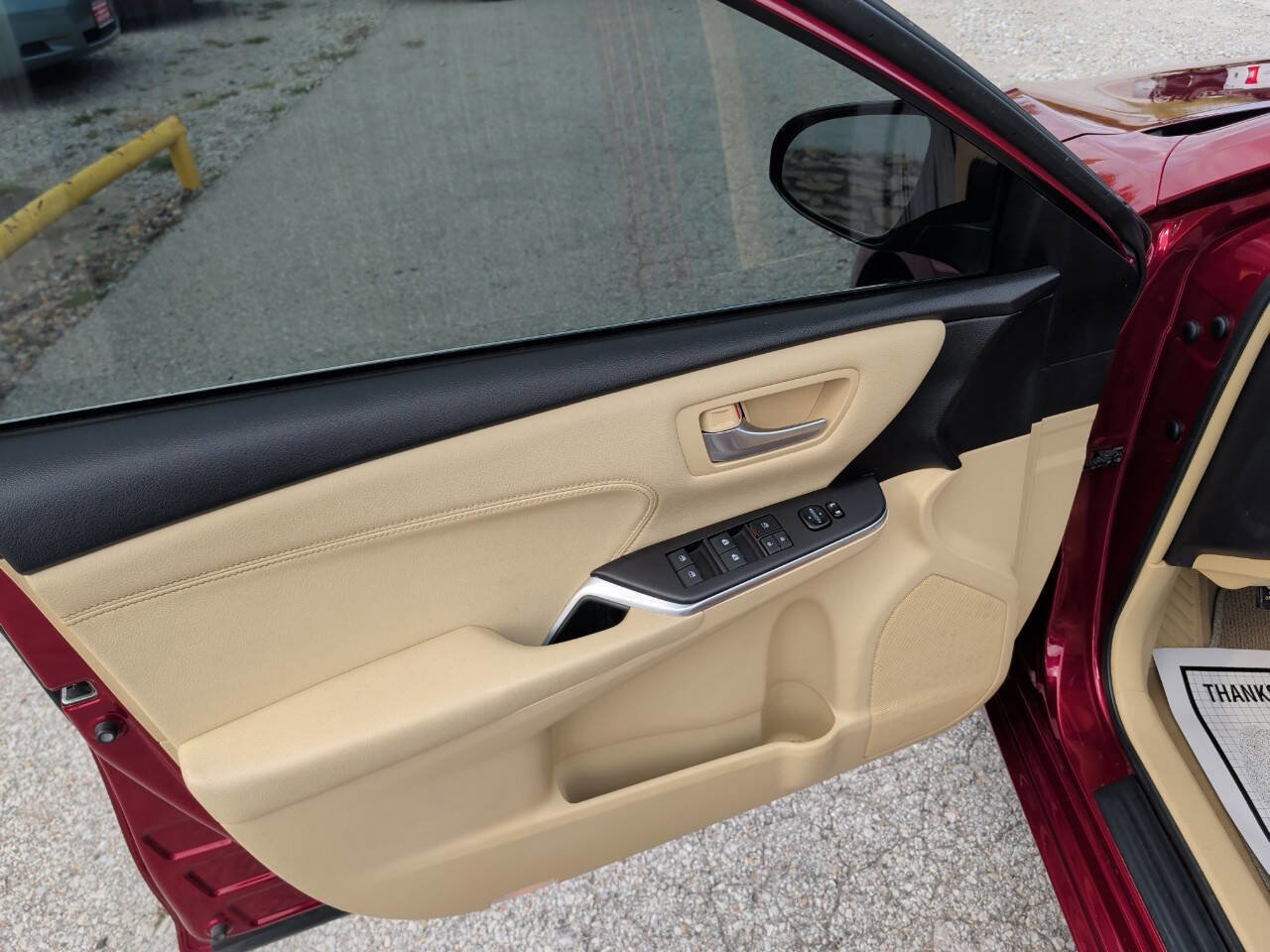Used 2015 Toyota Camry XLE image 19