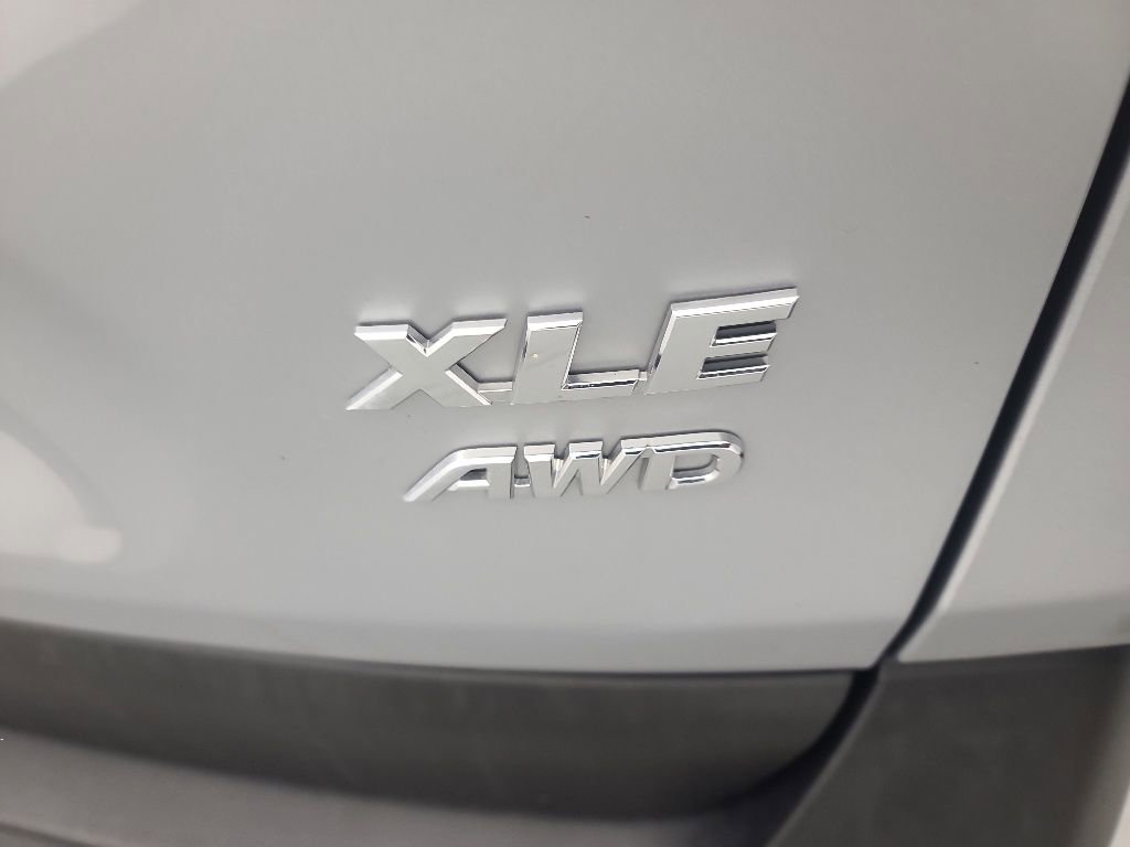 Used 2025 Toyota RAV4 XLE AWD/4WD image 13