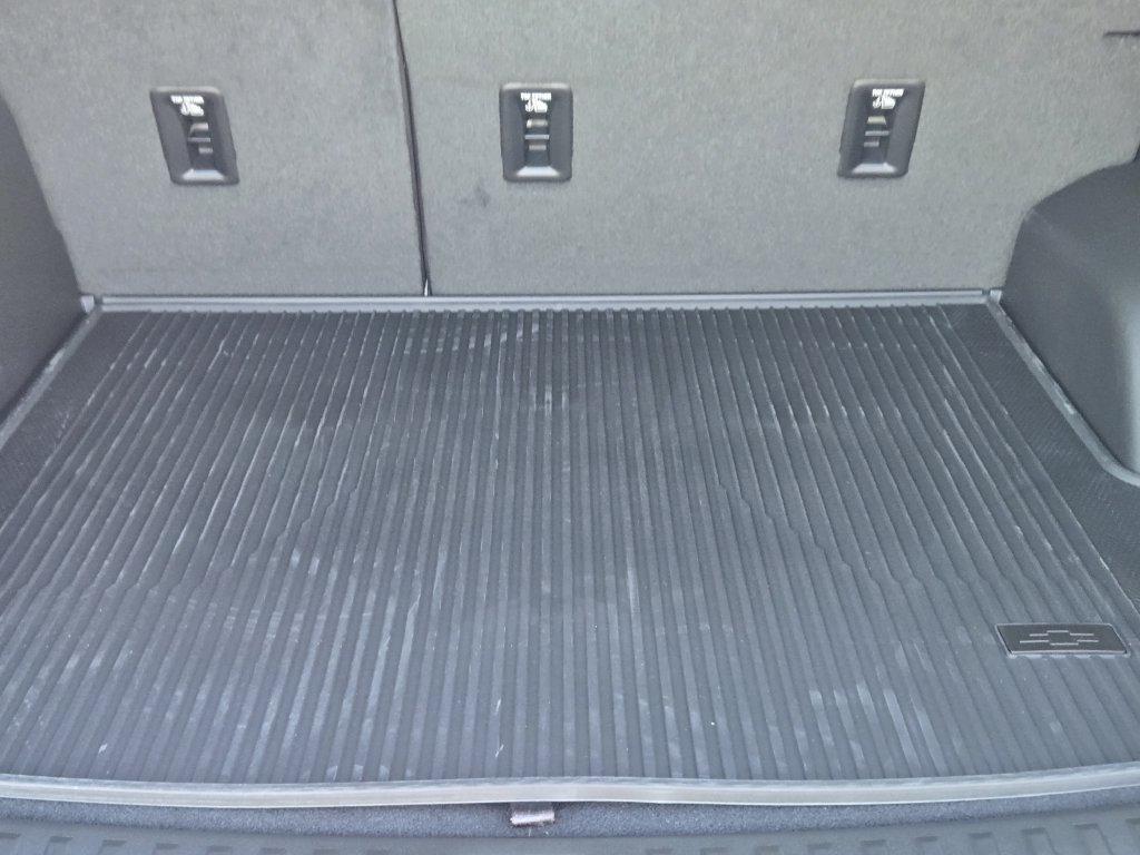 New 2027 Chevrolet Equinox RS w/ Convenience Package III FWD image 17