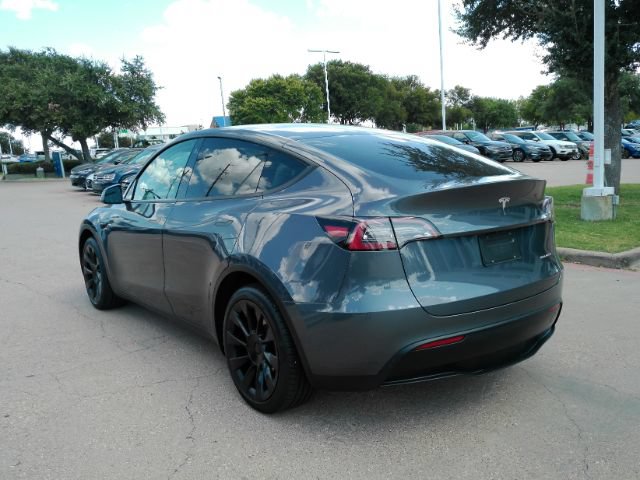 Used 2023 Tesla Model Y AWD image 9