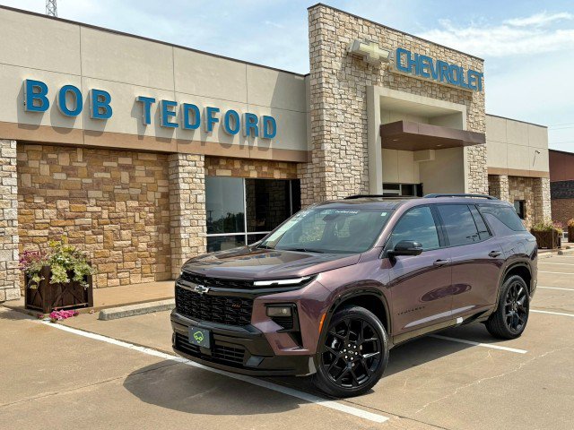 Certified 2025 Chevrolet Traverse RS w/ LPO, Floor Liner Package FWD image 1