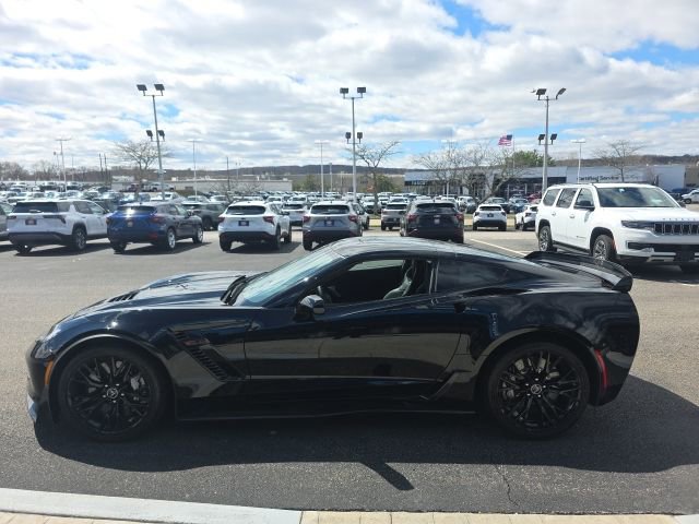 Used 2015 Chevrolet Corvette Z06 w/ 3LZ Preferred Equipment Group RWD image 5