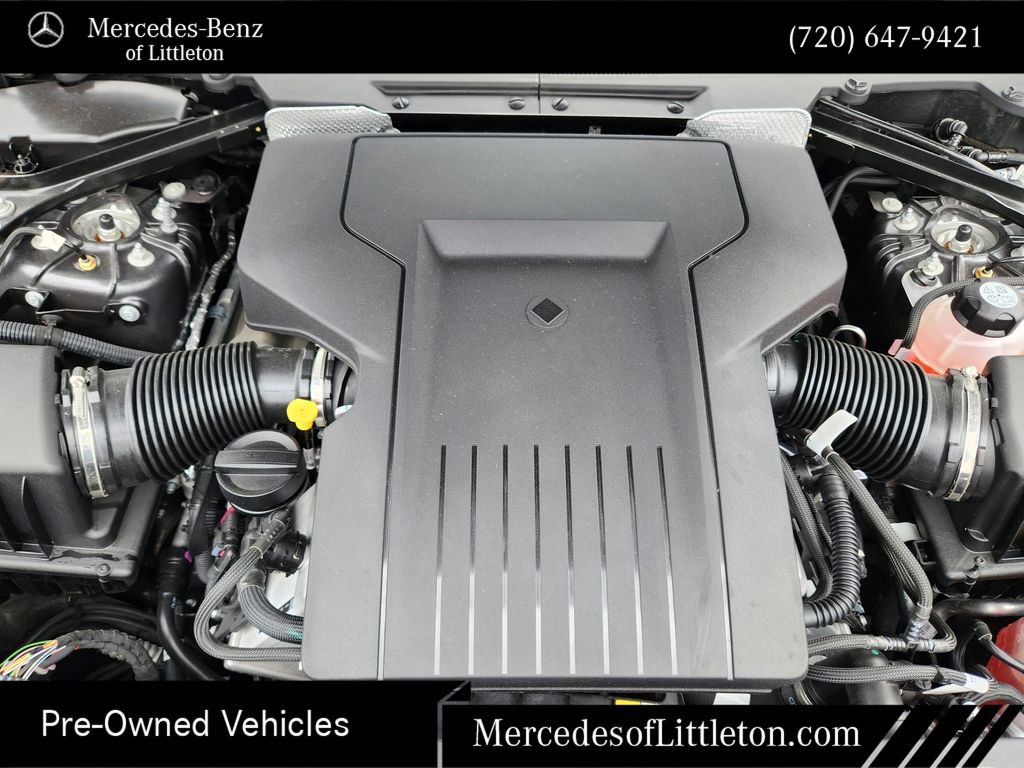 Used 2025 Land Rover Defender 110 AWD/4WD image 31