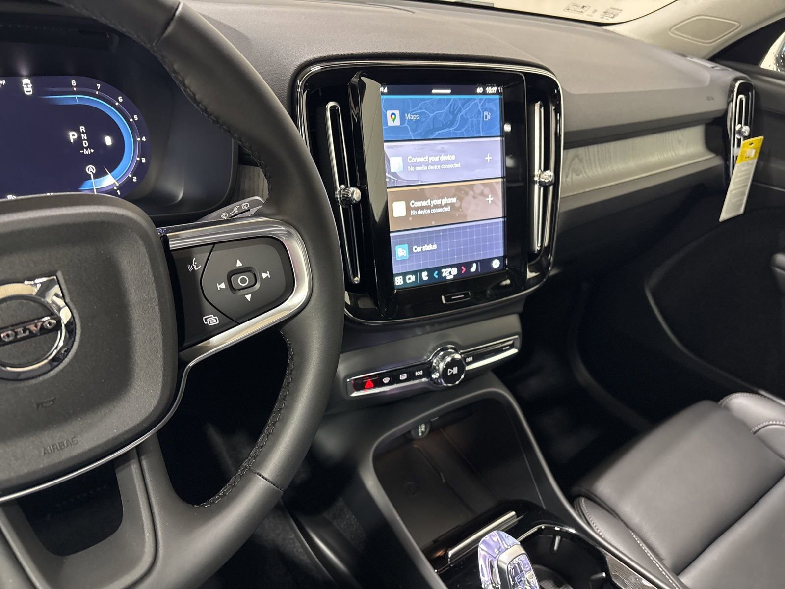 New 2025 Volvo XC40 B5 Plus w/ Protection Package Premier image 10